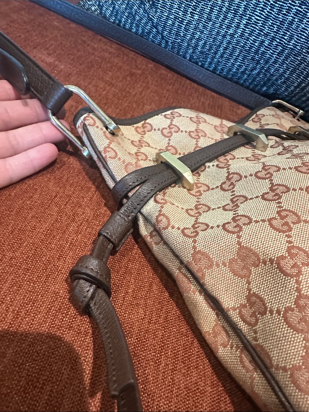 Authentic Gucci Beige & Brown GG Supreme Shoulder Bag with Gold Horsebit - Picture 11 of 16